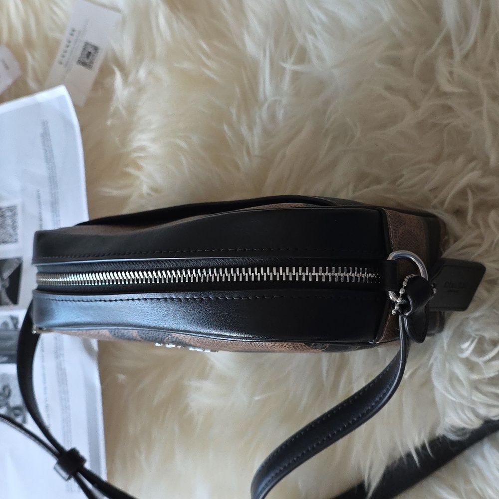Adorable NWT Coach Mini Jamie Signature Bow Camera Bag 🖤🎀🎁❤️ - Picture 10 of 16